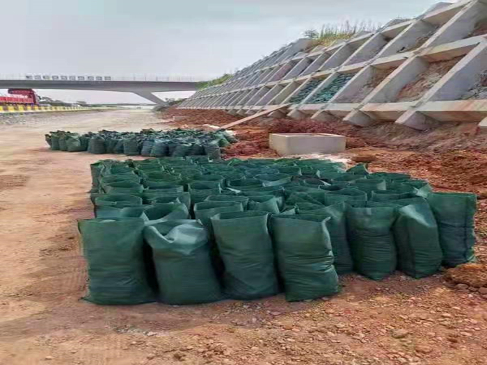 河道治理中生態(tài)袋用量計(jì)算方法及每條生態(tài)袋價(jià)格多少？